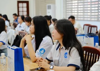 Lễ ký kết hợp tác và Trao học bổng “Vững bước tương lai” năm 2025
