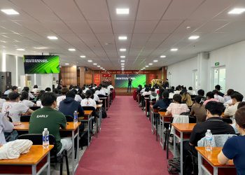 Hành trang Tân sinh viên năm 2025 tại Trường Cao đẳng Kinh tế TP.HCM