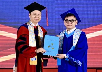 Tốt nghiệp xuất sắc Bách khoa sau hai năm bỏ học, chạy xe ôm