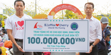 K COFFEE & CHERRY CHIA SẺ YÊU THƯƠNG TÀI TRỢ 100 TRIỆU ĐỒNG VÉ XE GIÚP HỌC SINH, SINH VIÊN, NGƯỜI LAO ĐỘNG KHÓ KHĂN VỀ QUÊ ĐÓN TẾT